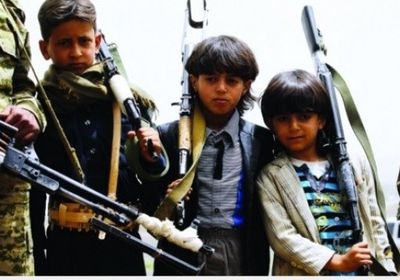 المليشيا تعتقل 3 أطفال في صنعاء بتهمة تقطيع شعاراتها وسب " الحوثي" (خاص)