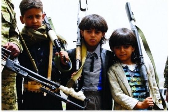 المليشيا تعتقل 3 أطفال في صنعاء بتهمة تقطيع شعاراتها وسب " الحوثي" (خاص)