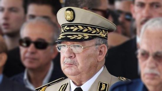 الجيش الجزائري  يرد على رواية "الانقلاب" على بوتفليقة
