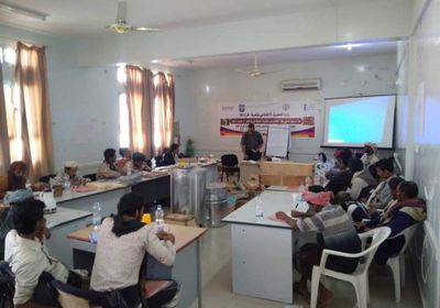 للحفاظ على العسل الشبواني.. انتهاء دورة تدريبية لتأهيل النحالين في شبوة