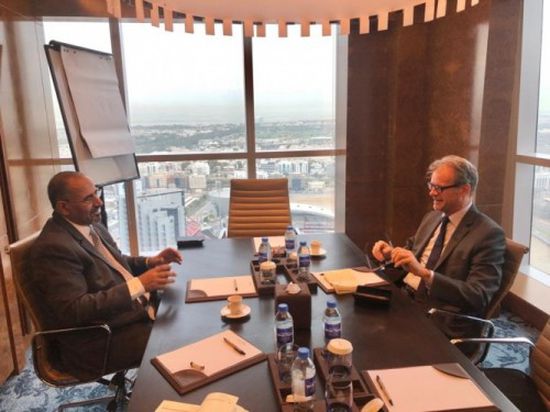 عاجل..الزبيدي يلتقي السفير الفرنسي باليمن.. وتيسو: الانتقالي الجنوبي نضج سياسيا