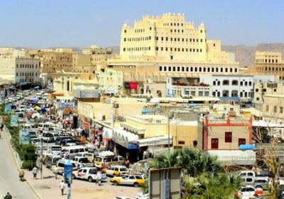 مناقشة السلامة والصحة المهنية في المكاتب التنفيذية بسيئون