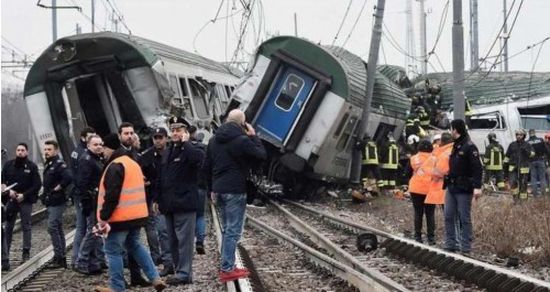 إيطاليا: إصابة 50 شخصًا بتصادم قطارين في مقاطعة كومو