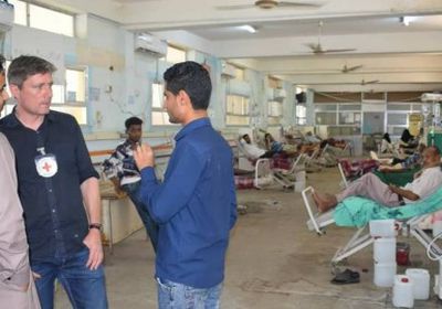 تزويد مركز الغسيل الكلوي في الحديدة بـ٧٠ طن من المواد الطبية 