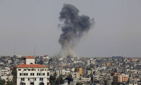 مقتل شاب فلسطيني بشظايا جراء غارة إسرائيلية على غزة