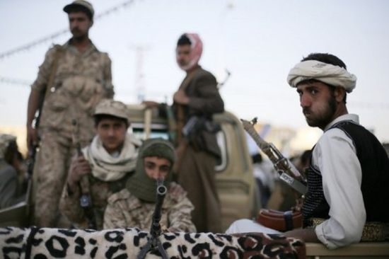مليشيا الحوثي تضع 30 رجل أعمال تحت الإقامة الجبرية