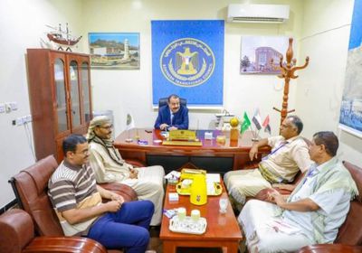 اللواء بن بريك يستعرض نتائج زيارة الانتقالی للندن و موسکو مع شيخ قبائل نعمان بشبوة