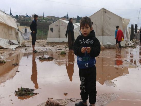 مقتل امرأة وطفل في فيضانات اجتاحت شمالي سوريا