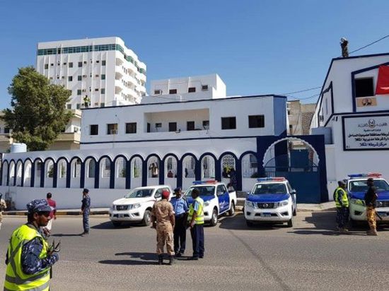 حملات أمنية مكثفة لكبح ظاهرة المعاكسات في أسواق المكلا