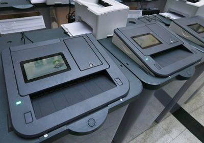 سلوفاكيا.. "سيفكوفيتش" يهنأ منافسته "تشابوتوفا" بفوزها في الجولة الثانية للانتخابات الرئاسة