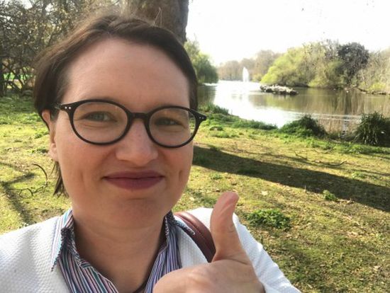 أليسون تتوجه إلى بريطانيا للقاء محمد صلاح