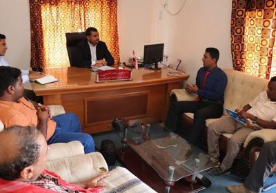 وكيل محافظة سقطرى يبحث إمكانية توسيع مشروع المجمع التربوي في حديبو