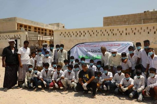 بدعم إماراتي.. طلاب المدارس يواصلون تنفيذ حملة "من أجل سقطرى نظيفة"