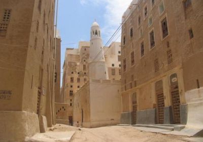 بدء الأعمال التنفيذية لترميم البوابة الرئيسية لمدينة شبام التاريخية