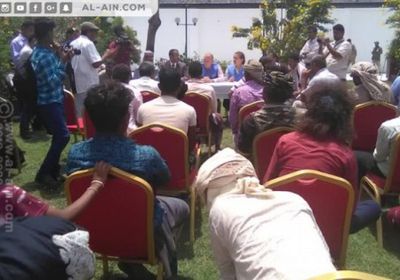 كواليس لقاء رئيس بعثة المراقبين الأمميين بأهالي الدريهمي بالحديدة&nbsp;