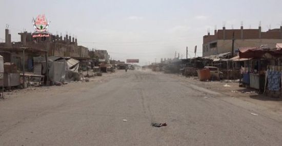 مليشيات الحوثي تقصف مواقع العمالقة ومنازل المواطنين في حيس بالحديدة 
