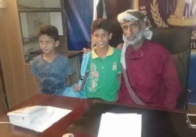 رئيس انتقالي شبوة يكرم بطلي لعبة الشطرنج في المحافظة