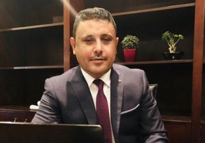 اليافعي يطالب بإعادة هيكلة الشرعية