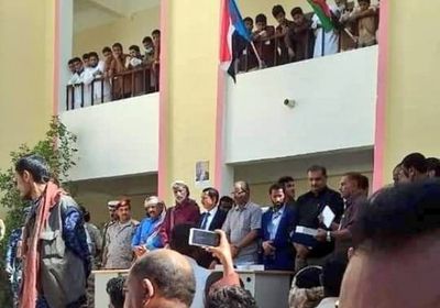 بأعلام الجنوب.. الجعيدي يعلق على استقبال أبناء شبوة للمحافظ الإصلاحي