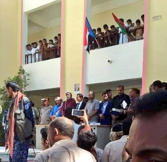 بأعلام الجنوب.. الجعيدي يعلق على استقبال أبناء شبوة للمحافظ الإصلاحي