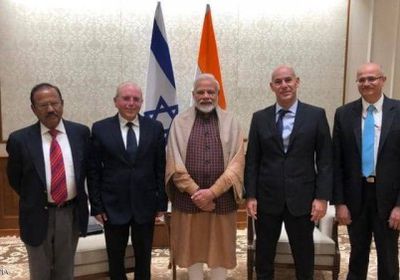 وفد أمني إسرائيلي يسترد وثائق سرية بعد فقدها أثناء رحلته إلى الهند