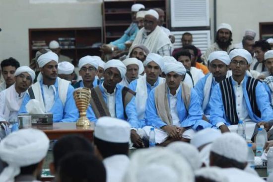 في احتفال روحاني مبهج.. عدن تحتفل بذكرى الإسراء والمعراج (صور)