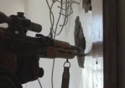 برصاصة في رأسه.. قناص حوثي يقتل مواطناً أمام منزله في حيس