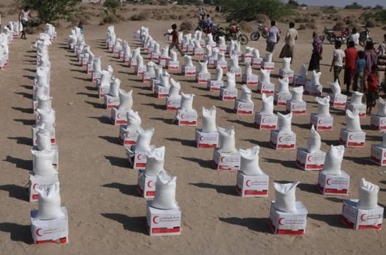 الهلال الإماراتي يوزع 80 طنا من المواد الغذائية في الدريهمي