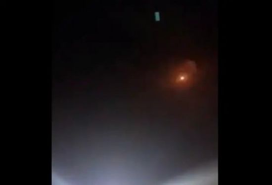 الدفاع الجوي السعودي يدمر صاروخا حوثيا في سماء نجران 