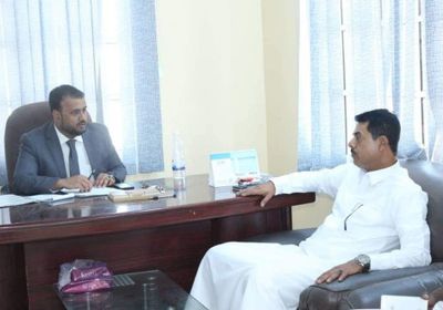 وكيل المهرة يناقش مع مدير عام الكهرباء احتياجات المؤسسة لمواجهة فصل الصيف