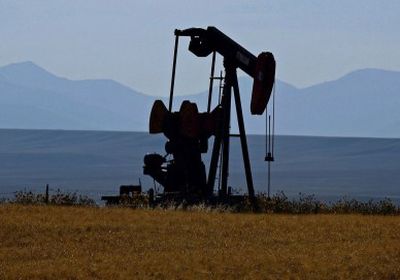 مصادر: السعودية تهدد ببيع النفط بعملات أخرى غير الدولار 