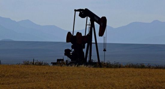مصادر: السعودية تهدد ببيع النفط بعملات أخرى غير الدولار 