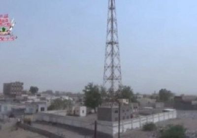 مليشيا الحوثي تواصل قصف حيس.. وتتسبب في مقتل سيدة