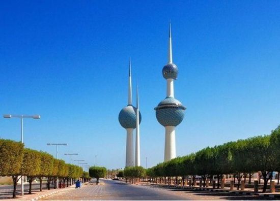 الكويت تطلق جسرًا جويًا مع إيران لإغاثة ضحايا الفيضانات