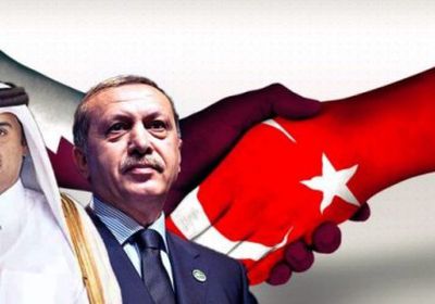 إعلامي سعودي يُطالب الليبيين بمقاضاة تركيا وقطر