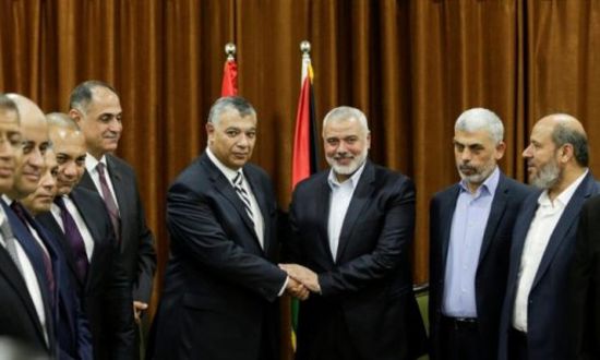 أكاديمي إماراتي مُهاجمًا فتح وحماس: لن يُحرروا فلسطين!