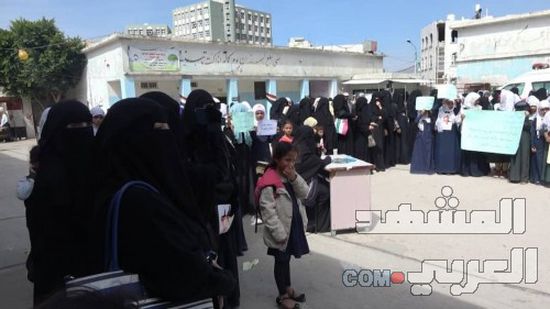 المليشيا تُجبر أطفال المدارس على حضور فعاليات طائفية تمجد الصريع حسين الحوثي