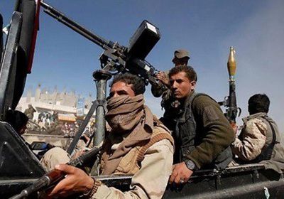 مليشيات الحوثي تقتحم مدرسة في إب للتحشيد للقتال