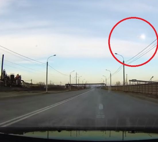 فيديو يرصد لحظة عبور "نيزك" فوق مدينة روسية