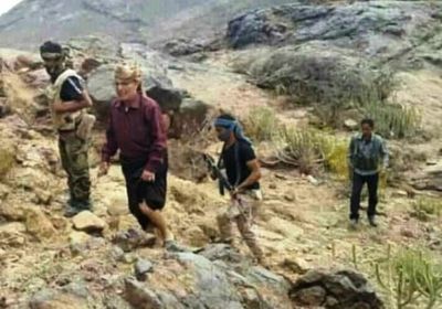 رئيس انتقالي الضالع يزور الخطوط الأمامية بجبهة مريس