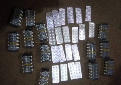 نقطة الرباط تضبط كمية من الأدوية المخدرة كانت في طريقها إلى عدن (صور)