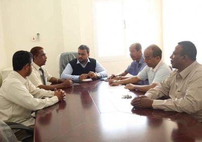 مناقشة الإجراءات الكفيلة لمنع انتشار وباء الكوليرا في المهرة