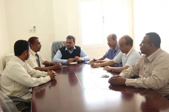 مناقشة الإجراءات الكفيلة لمنع انتشار وباء الكوليرا في المهرة