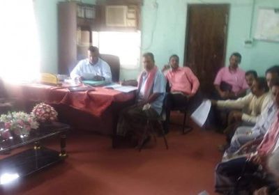 تنفيذي مديرية ردفان يناقش الجوانب المتعلقة بسير خدمات المواطنين 