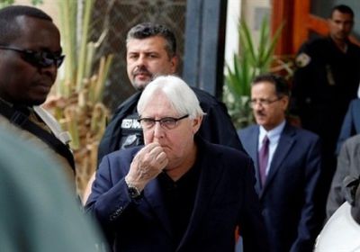 بعد أن ألغى زيارته.. غريفيث يرسل ثلاثة من موظفي مكتبه إلى صنعاء 