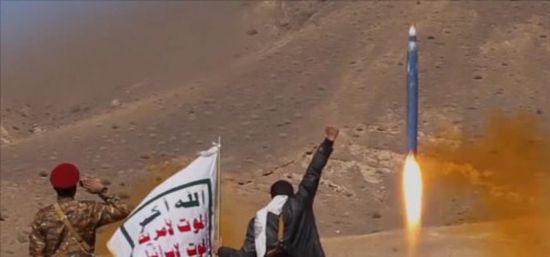 بنيران صديقه.. صاروخ باليستي حوثي يقتل 30 من المليشيات في صنعاء