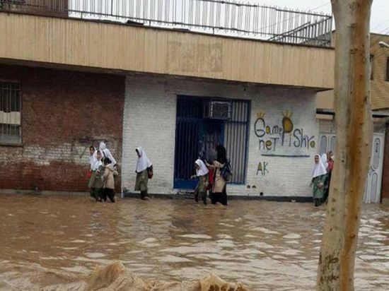 فيضانات إيران تحرم 3 ملايين طالب من مدارسهم