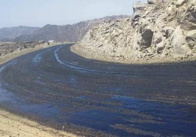 غابت الدولة وحضر الأهالي.. يافع تنتهي من مشروع طريق "احرم تي كبابه"