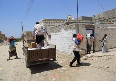 الهلال الإماراتي يوزع 500 سلة غذائية في الديس الشرقية بحضرموت( صور)