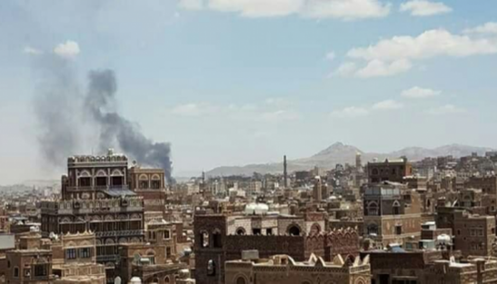 صحيفة إماراتية: مستودعات الأسلحة الحوثية قنابل موقتة ضد اليمنيين